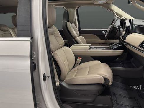Used 2024 Lincoln Navigator Reserve AWD/4WD image 23