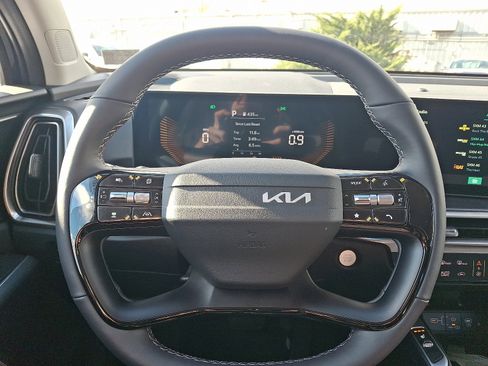 New 2026 Kia Sorento S image 13