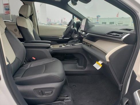 New 2026 Toyota Sienna Limited image 18