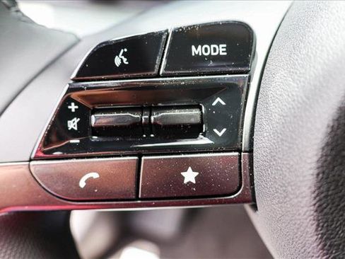 New 2025 Hyundai Elantra Limited image 14