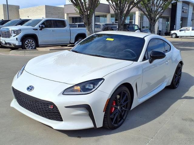 Used 2025 Toyota GR86 Premium w/ Performance Package RWD image 27