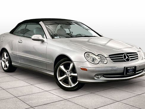 Used 2005 Mercedes-Benz CLK 320 Cabriolet image 3