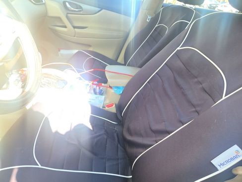 Used 2015 Nissan Rogue S image 5