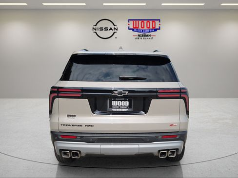 Used 2026 Chevrolet Traverse Z71 w/ Driver Confidence Package AWD/4WD image 3