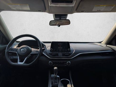 Used 2024 Nissan Altima 2.5 SV FWD image 21
