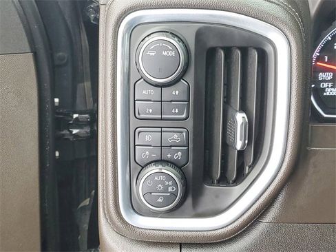 Used 2021 Chevrolet Silverado 1500 LT Trail Boss w/ LT Trail Boss Premium Package image 31