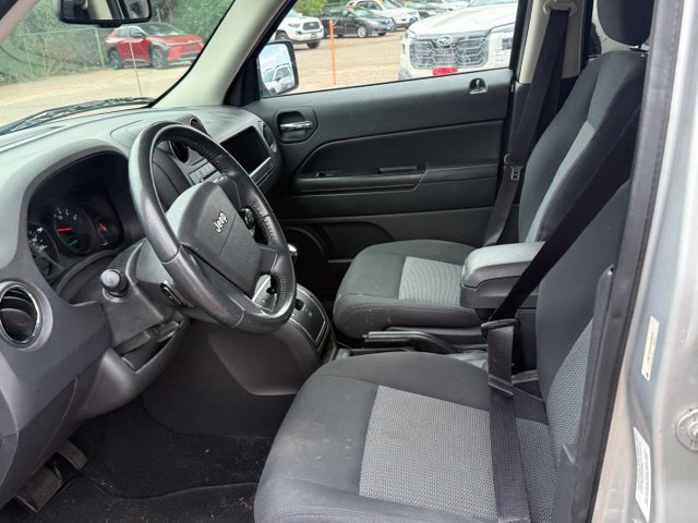 Used 2010 Jeep Patriot Latitude AWD/4WD image 15