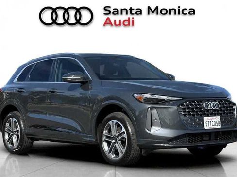 Used 2025 Audi Q5 Premium w/ Convenience Package AWD/4WD image 9