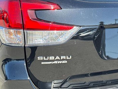 Used 2023 Subaru Forester Limited image 33