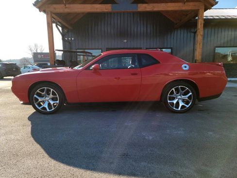Used 2016 Dodge Challenger SXT Plus image 17