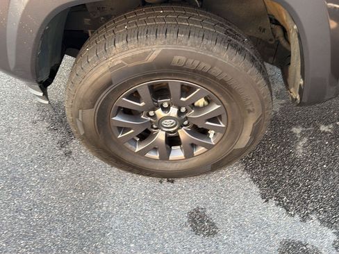 Used 2020 Toyota Tacoma SR5 RWD image 34