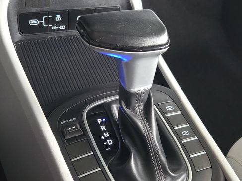 Used 2024 Hyundai Kona SEL FWD image 8