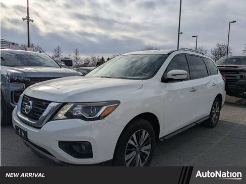 Used 2017 Nissan Pathfinder SL w/ SL Tech Package image 1