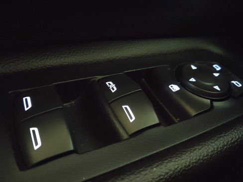 Used 2020 GMC Terrain SLE image 27