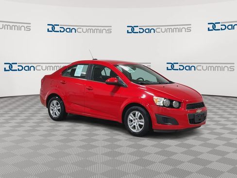 Used 2015 Chevrolet Sonic LT FWD image 2