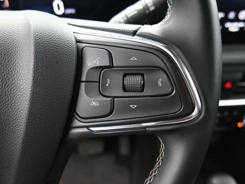 Used 2025 Buick Encore GX Preferred AWD/4WD image 13