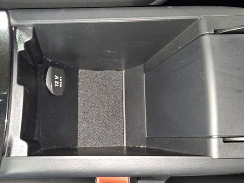 Used 2018 INFINITI QX30 AWD image 18