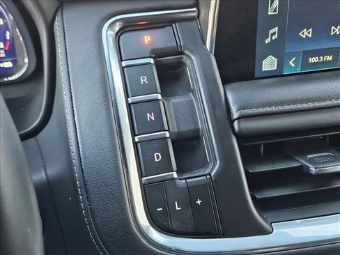 Used 2024 Chevrolet Suburban LT image 12