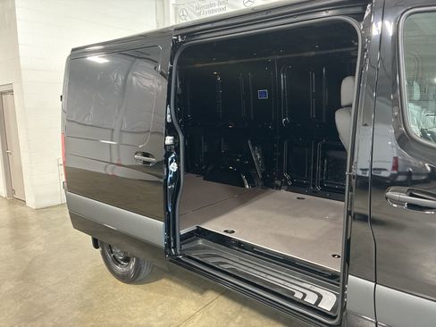 New 2025 Mercedes-Benz Sprinter 2500 image 4