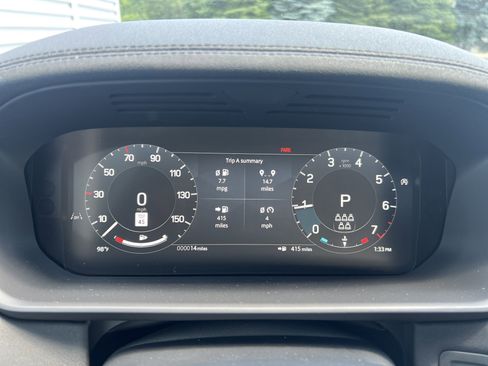 New 2025 Land Rover Discovery S image 12