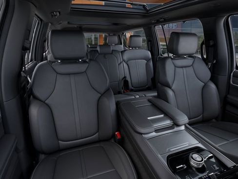 New 2025 Jeep Wagoneer L Series II w/ Convenience Group I AWD/4WD image 16