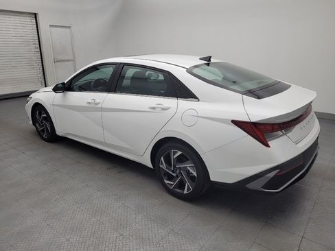 Used 2025 Hyundai Elantra SEL FWD image 3