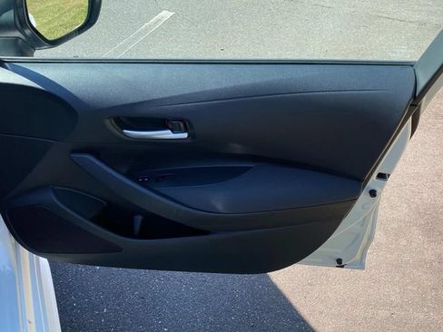 Used 2020 Toyota Corolla LE FWD image 34