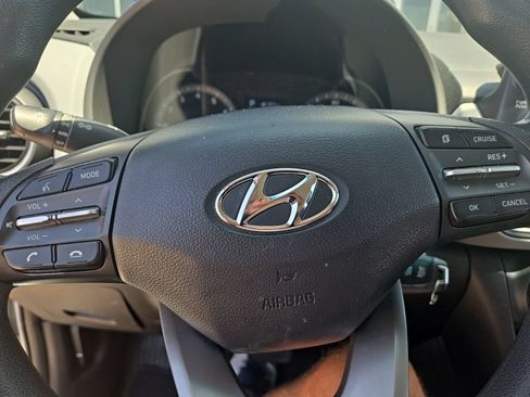 Used 2018 Hyundai Kona SE FWD image 14