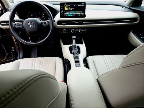 Used 2025 Honda HR-V EX-L image 8