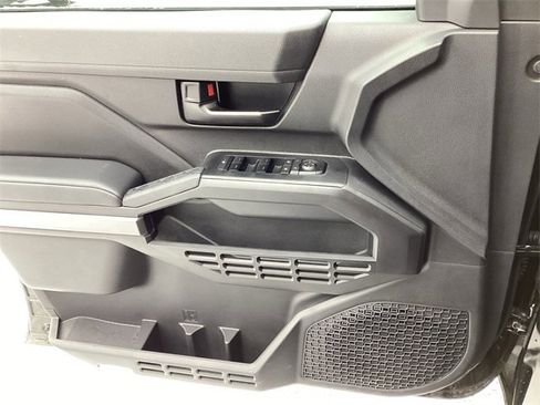 Certified 2025 Toyota Tacoma SR5 w/ SR5 Upgrade Package image 27