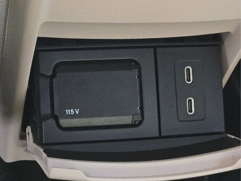 New 2026 Mercedes-Benz GLB 250 image 12