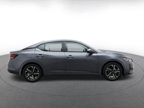 Used 2025 Nissan Sentra SV FWD image 10