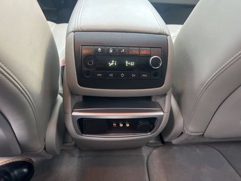 Used 2009 GMC Acadia SLT w/ Technology Package FWD image 20