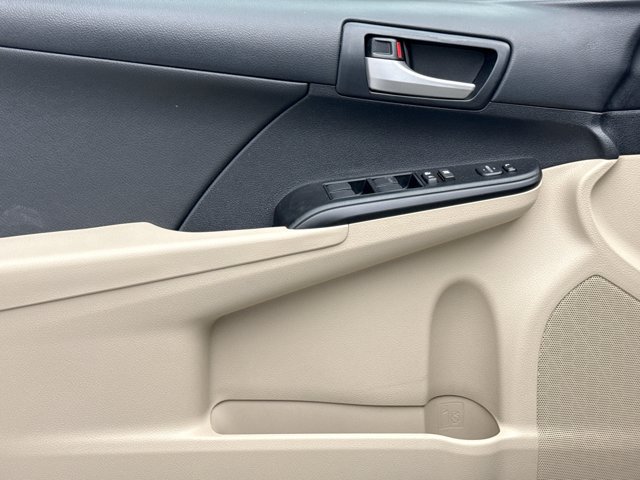 Used 2014 Toyota Camry LE FWD image 9