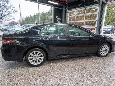 Used 2024 Toyota Camry LE w/ Convenience Package image 4