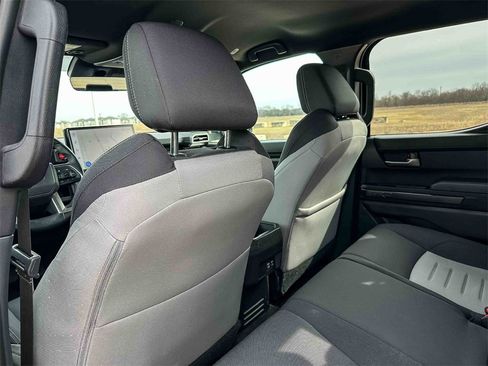 Used 2024 Toyota Tacoma TRD Off-Road image 17