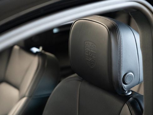 Certified 2026 Porsche Macan AWD/4WD image 24