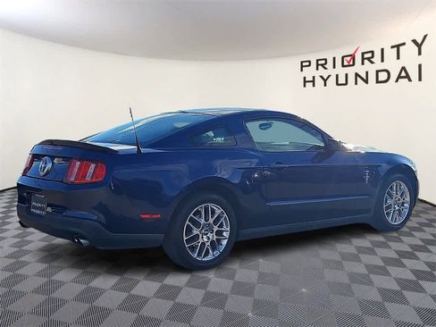 Used 2012 Ford Mustang Premium image 4