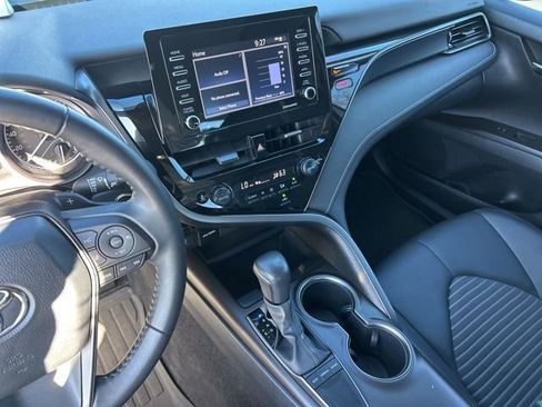 Used 2022 Toyota Camry SE w/ Convenience Package image 29