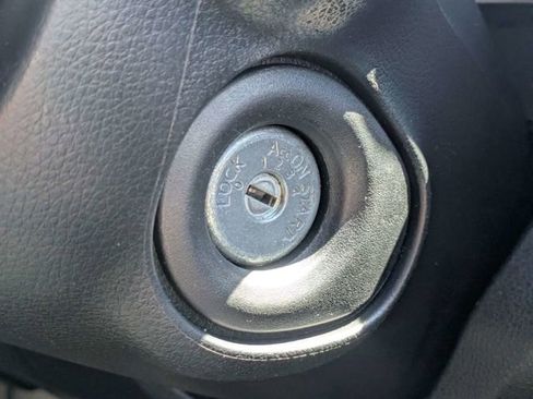 Used 2015 Nissan Rogue S w/ Convenience Package FWD image 30