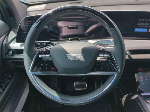 New 2026 Cadillac Vistiq Luxury w/ LPO, Floor Liner Package AWD/4WD image 20