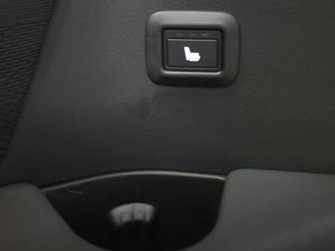 Used 2023 Land Rover Defender 130 SE AWD/4WD image 44