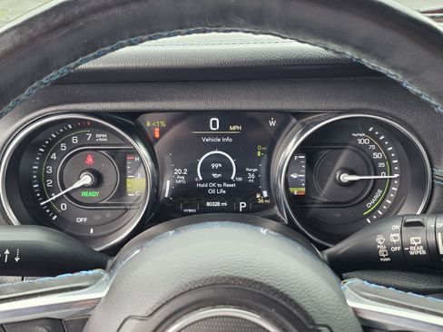 Used 2022 Jeep Wrangler Unlimited Rubicon 4xe w/ Cold Weather Group AWD/4WD image 25