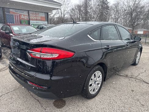 Used 2019 Ford Fusion S image 15