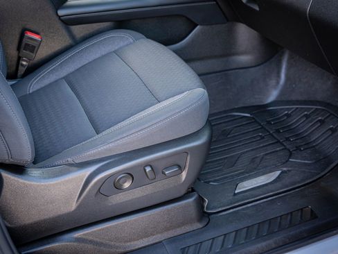 Used 2023 GMC Yukon XL SLE image 32