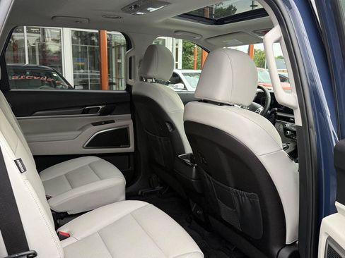 Used 2025 Kia Telluride S FWD image 54