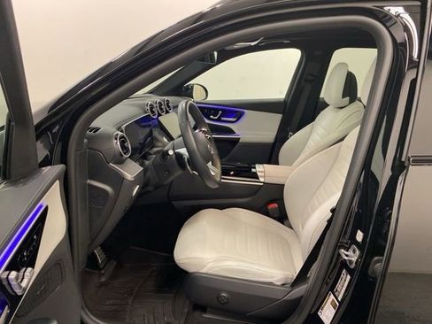 Used 2024 Mercedes-Benz GLC 300 4MATIC image 8