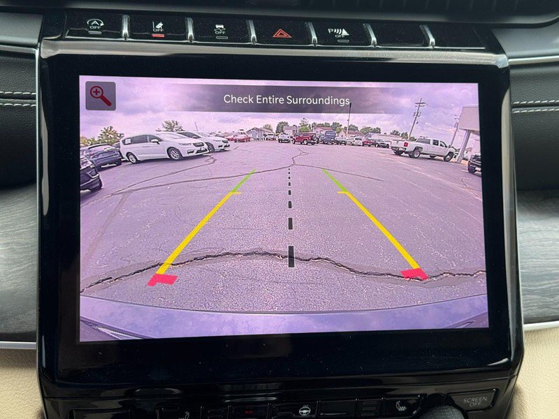 Used 2023 Jeep Grand Cherokee L Limited AWD/4WD image 26