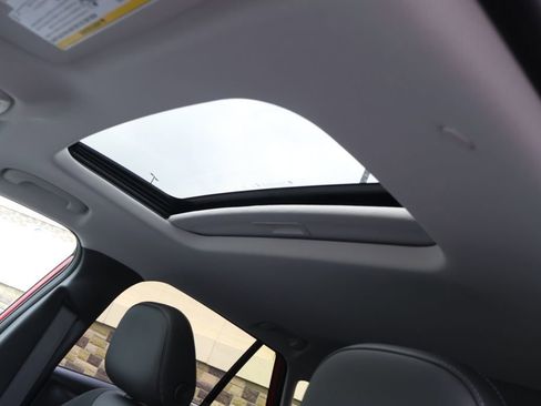 New 2026 Chevrolet Trax LT w/ Sunroof Package image 16