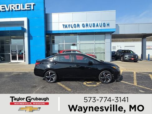 Used 2024 Nissan Versa SR image 1